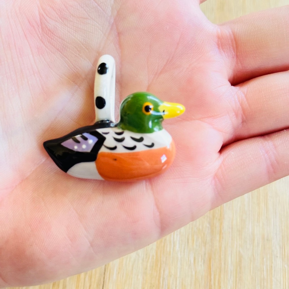 Kitschy Flying Colors Signed Mallard Duck Pendant Charm Lion CERAMIC VTG 80s